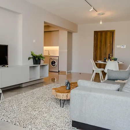 Διαμέρισμα Latitude Boutique Λάρνακα