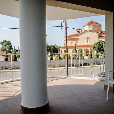 Διαμέρισμα Latitude Boutique